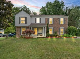 887 Ravine Terrace Dr, Rochester Hills, MI 48307