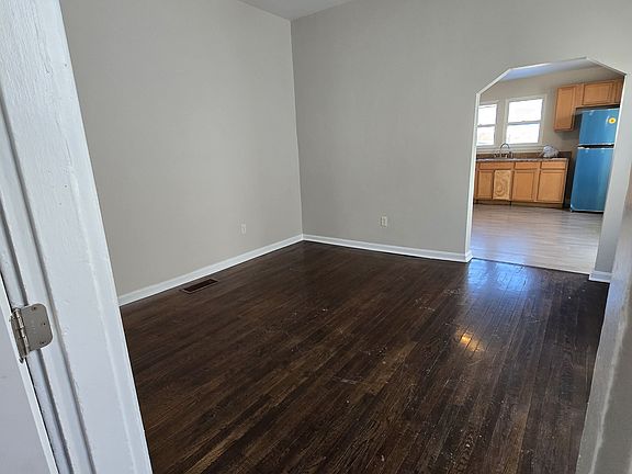 5th image of 710 W 35th St #710