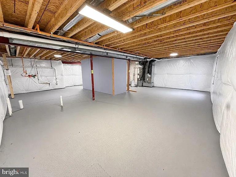5707 Lowell St — Photo 31
