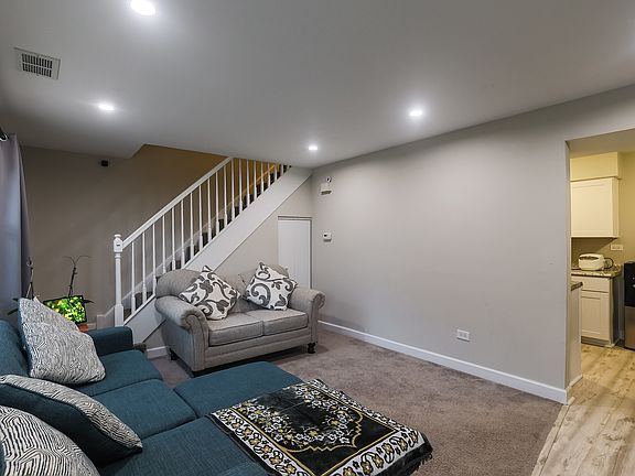2nd image of 1205 Thyne Ct #1205