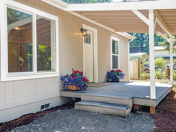 5th image of 18138 Deschutes Dr SE