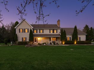 24 Burning Bush Trl, Crystal Lake, IL