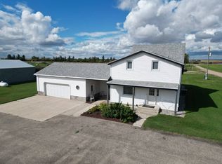 3560 Thorne Rd, Rolette, ND 58366