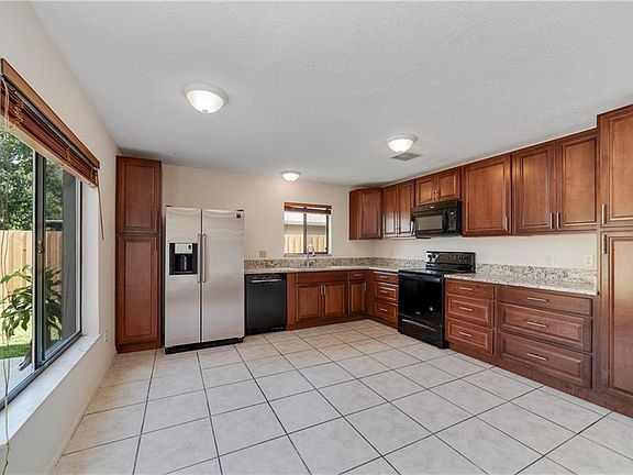 2nd image of 2746 Abalone Blvd
