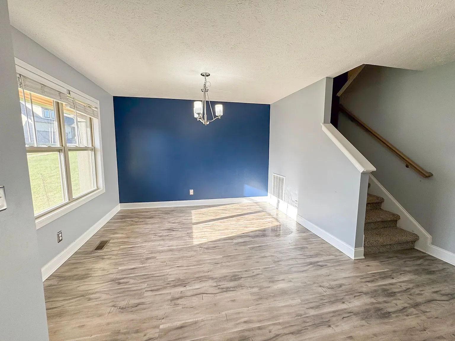 3 bed, 2.5 bath, 1782 sqft, $2,100 — Photo 3