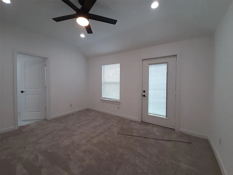 4530 Mayflower St — Photo 11
