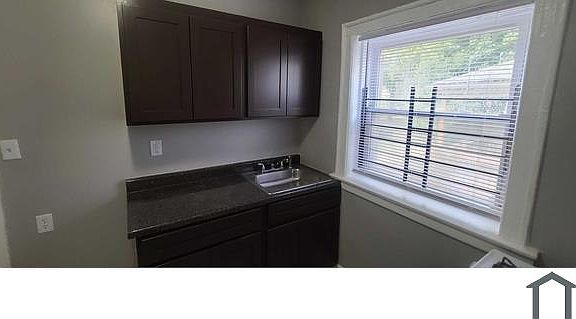 5th image of 7549 S Kenwood Ave Unit 1