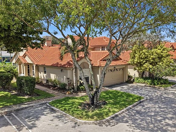 3rd image of 10852 Cypress Glen Dr