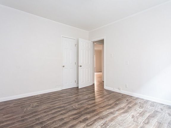 3rd image of 453 1/2 N Sierra Bonita Ave S