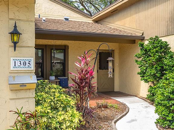 2nd image of 2101 Sunset Point Rd APT 1305