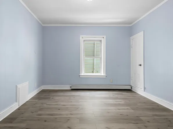 62 Glenham St APT 2, Providence, RI 02907