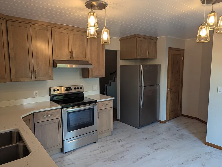 840 Church St — Photo 5