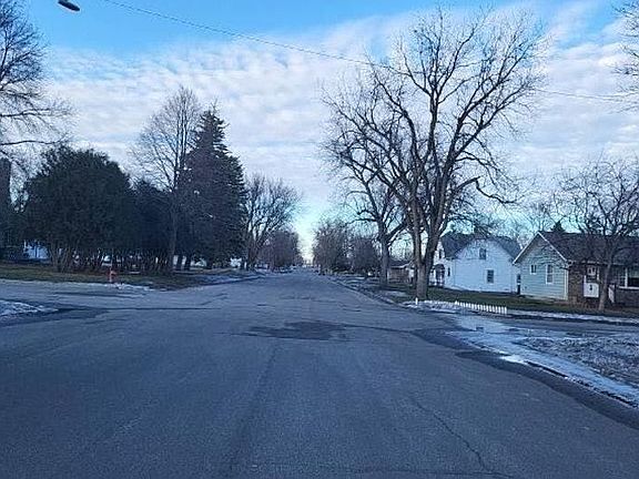 4th image of 611 S 10th St