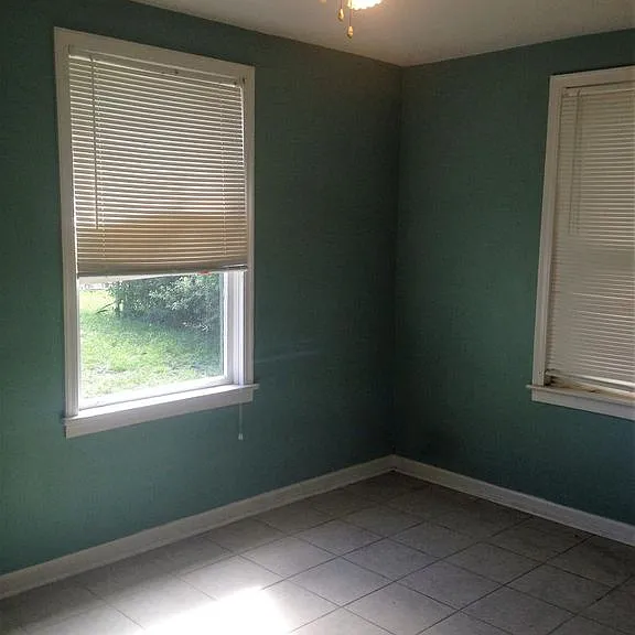 115 Longfellow Blvd — Photo 2