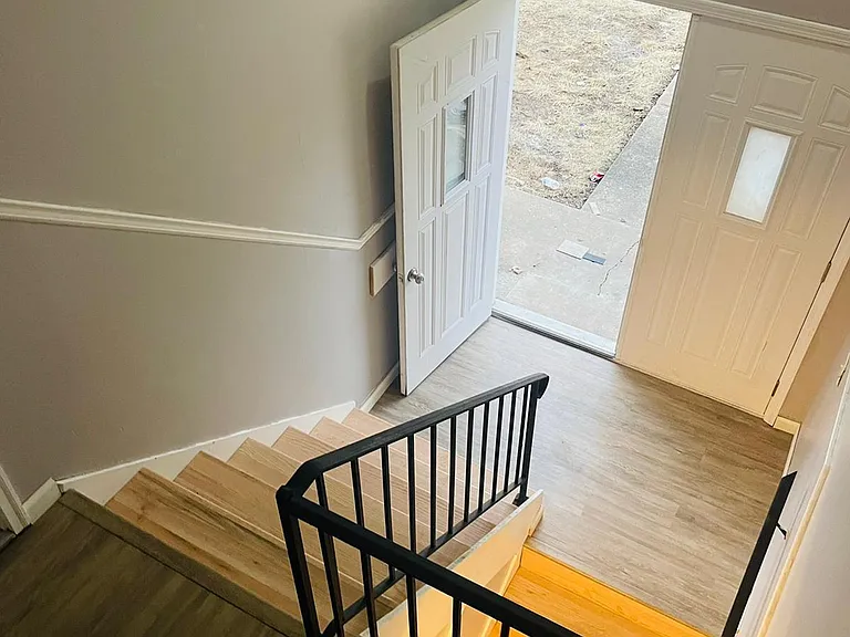 100 Sanders Ct #4 — Photo 14