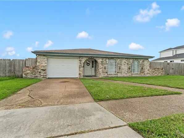 3409 Plaza Dr, Chalmette, LA 70043
