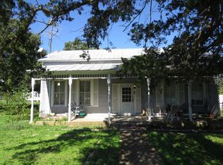 7425 Kingsbury Rd, Kingsbury, TX 78638