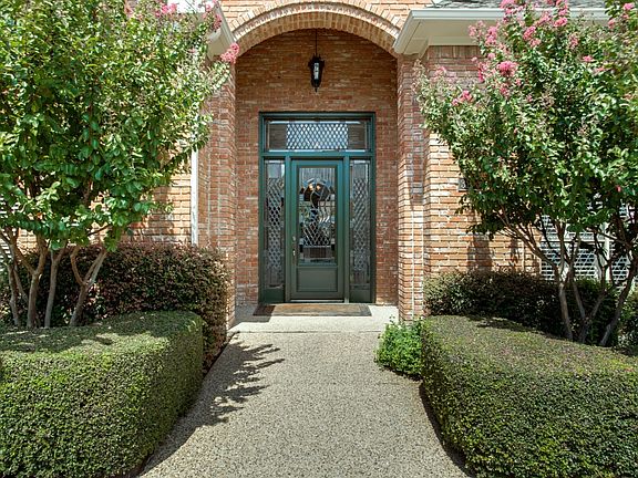 2nd image of 3217 Clymer Dr