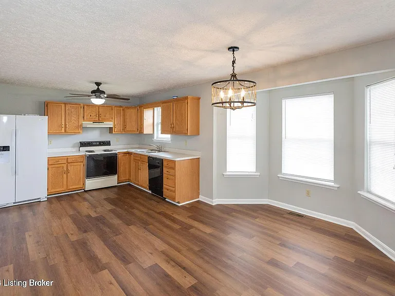 9104 1/2 Fairridge Dr — Photo 2