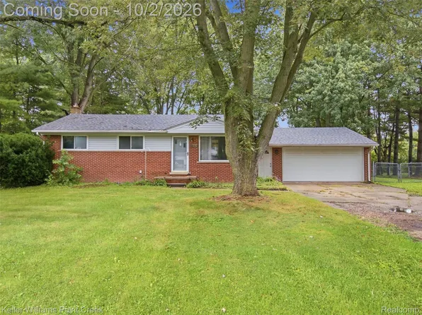 50136 North Ave, Macomb, MI 48042