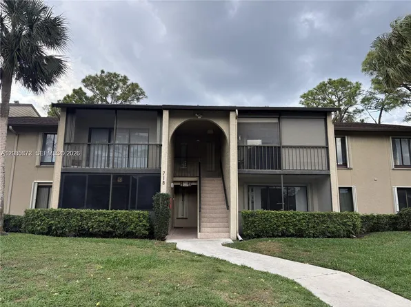 718 Sunny Pine Way APT F2, Greenacres, FL 33415