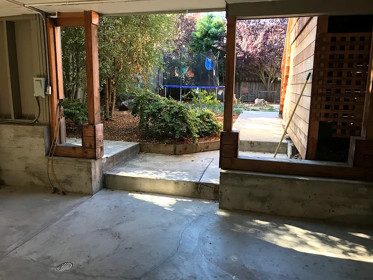 2112 Curtis St — Photo 4