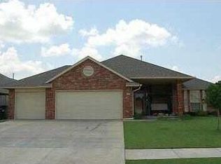 1708 SW 32nd St, Moore, OK 73160