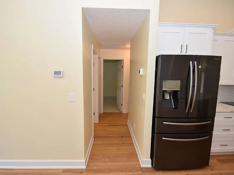 1216 Hampstead Ln — Photo 24