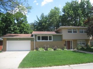 2518 4th St #A, East Moline, IL 61244