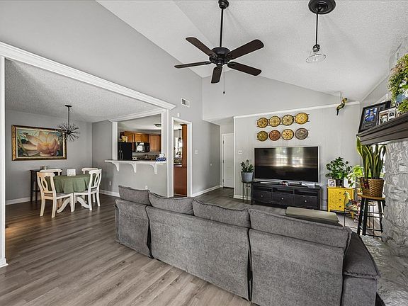 5th image of 6967 Briar Hill Dr