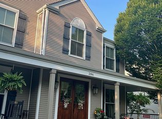 286 Dickens Farm Ln, Ballwin, MO 63021