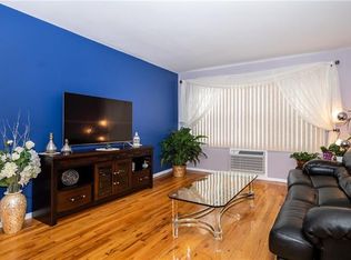 261 E 238th St, Bronx, NY 10470