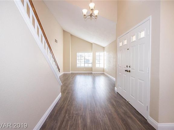 5th image of 391 Bradford Dr