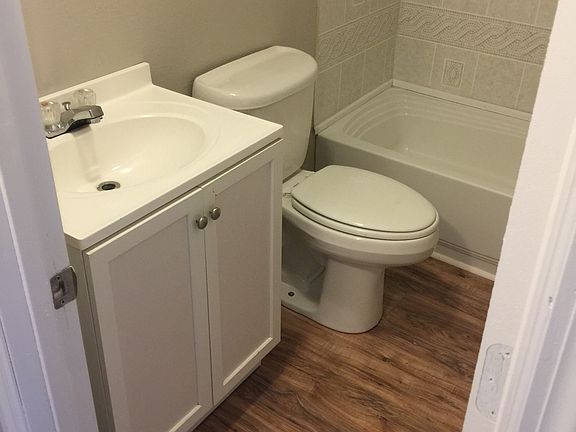 3rd image of 7501 SW 42nd St