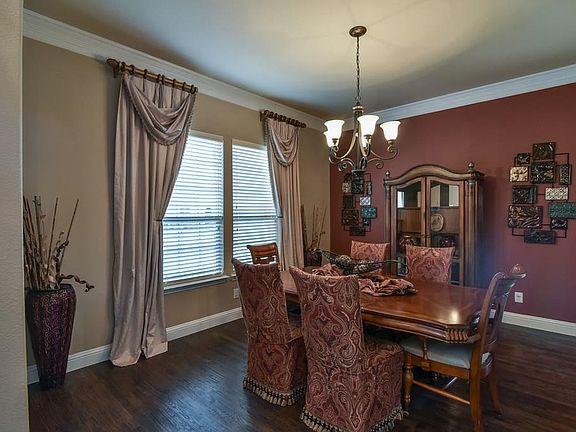 4th image of 2744 Waters Edge Dr