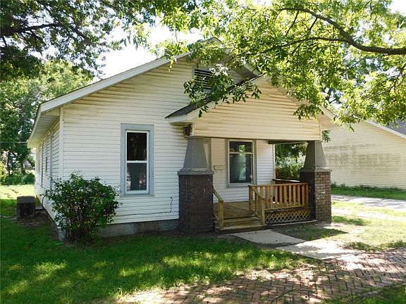 2nd image of 204 N Miles St