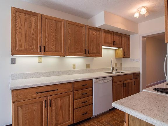4th image of 9934 Timbers Dr