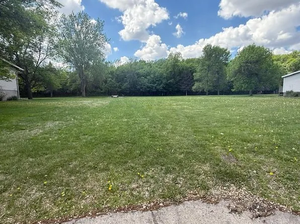 Valley View Dr, Redwood Falls, MN 56283