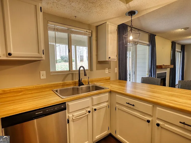 11 Doranne Ct SE #11 — Photo 23