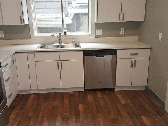 5th image of 3226 15th Ave W #D