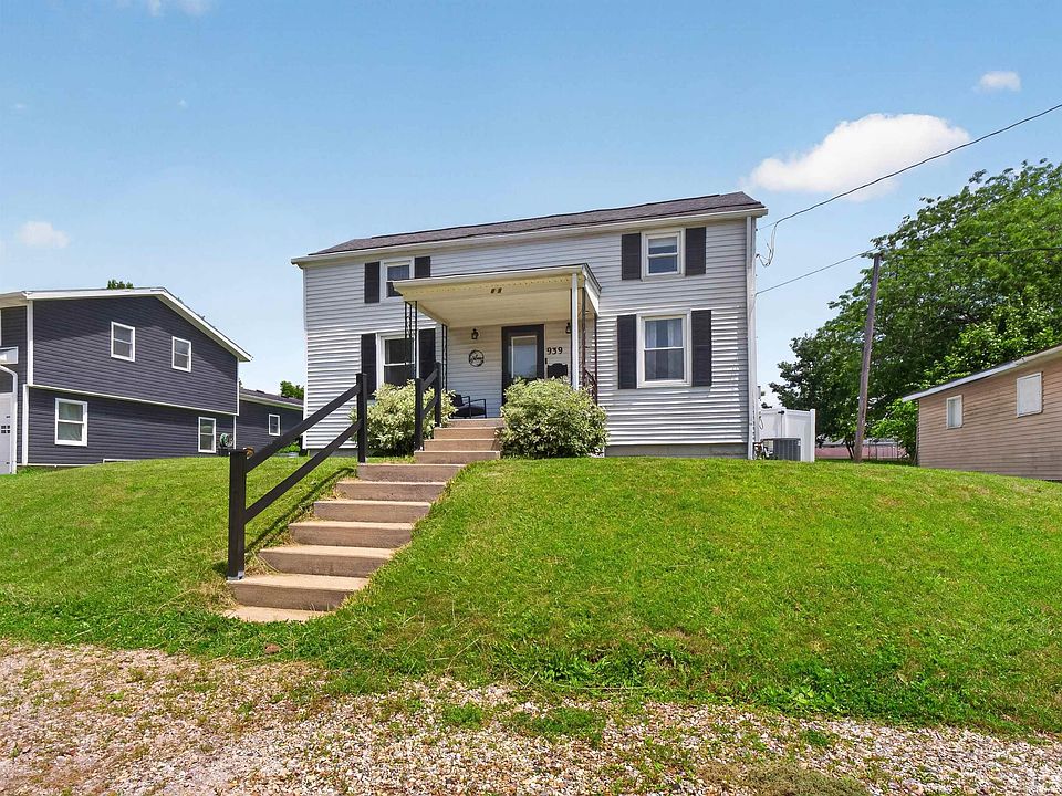 1st image of 939 Dimond St