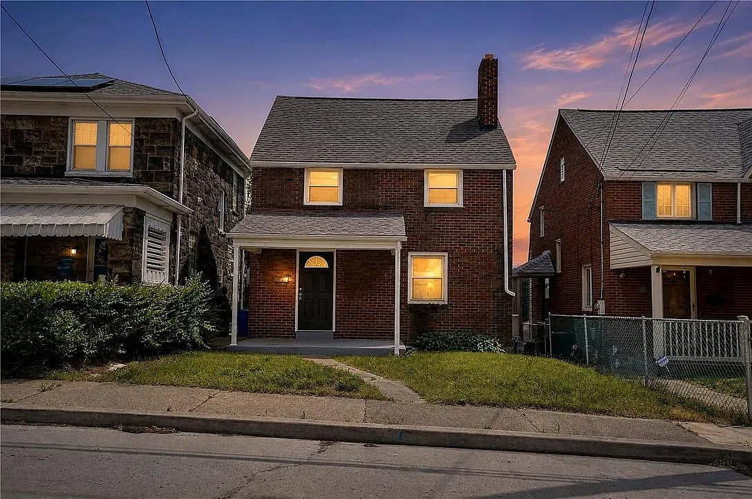 3 bed, 1.5 bath, 1384 sqft, $1,780 — Photo 2