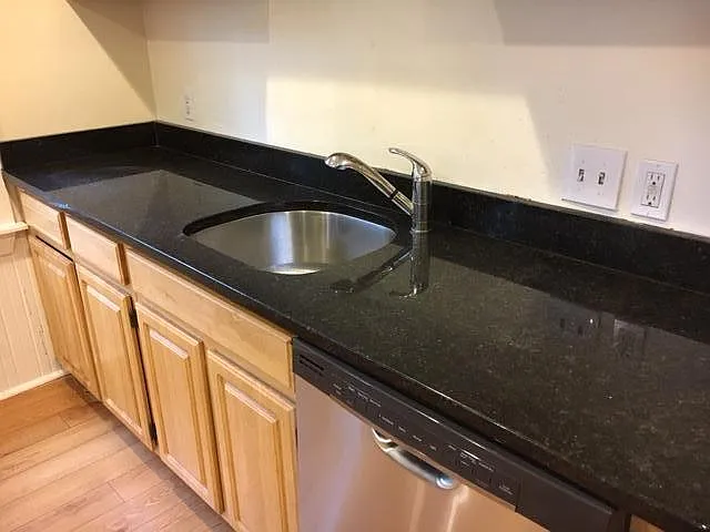 4 bed, 1400 sqft, $3,700 — Photo 2