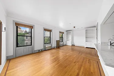 Rented by R New York