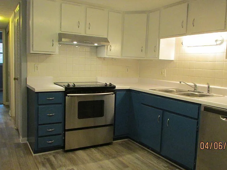 1625 Woodrow Dr #401 — Photo 6