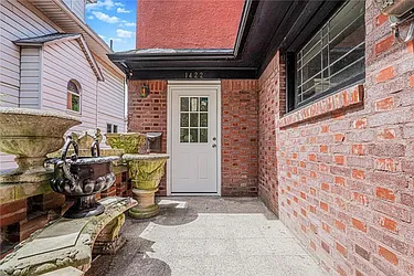 1422 East 27th Street