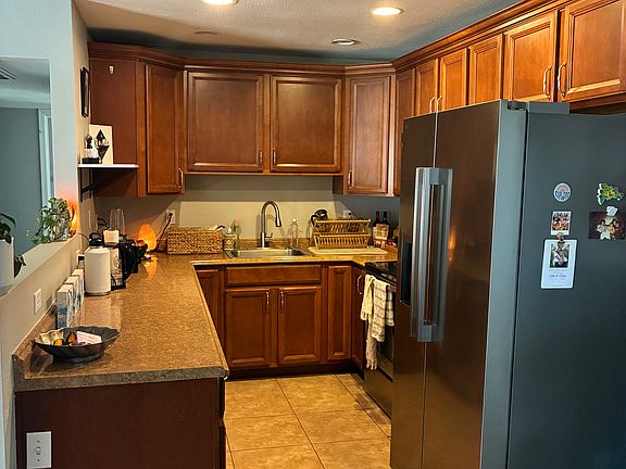 4th image of 1237 E Vista Ave