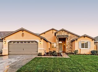 827 Hill Ave, Fowler, CA 93625