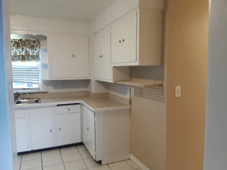 188 E North Ave #2 — Photo 5