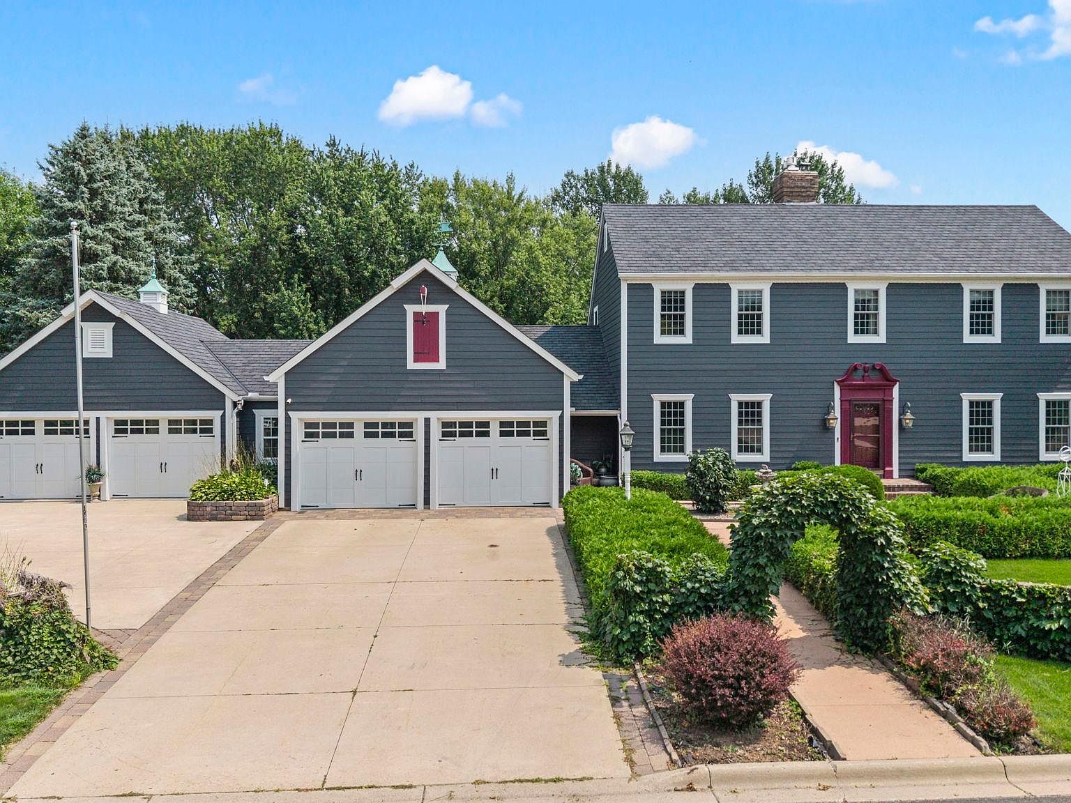 1001 Windcrest Dr SE — New Prague Golf Club